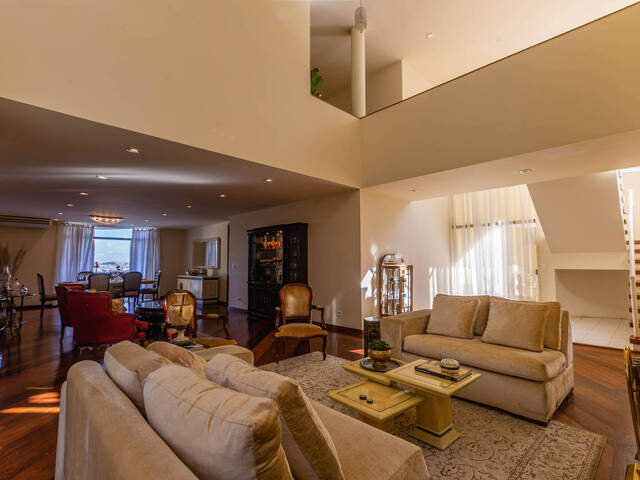 Casa para Venda em Santana de Parnaíba - 4