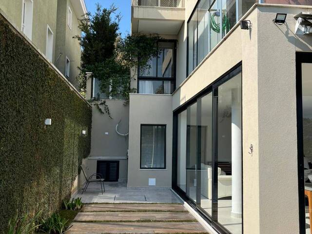 Casa para Venda em Santana de Parnaíba - 4