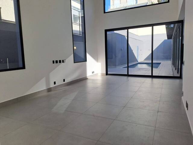 Casa para Venda em Santana de Parnaíba - 2