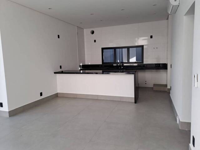 Casa para Venda em Santana de Parnaíba - 5