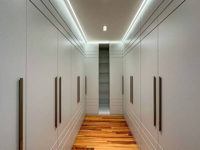 Casa para Venda em Santana de Parnaíba - 4