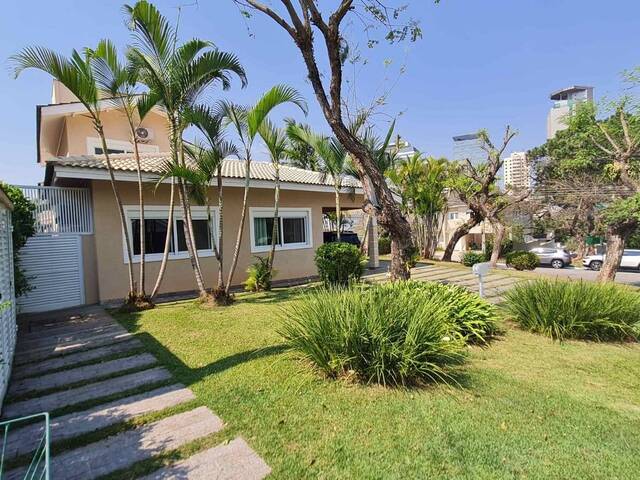 Casa para Venda em Santana de Parnaíba - 1