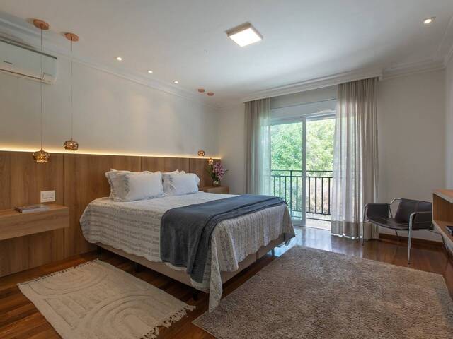 Casa para Venda em Santana de Parnaíba - 2