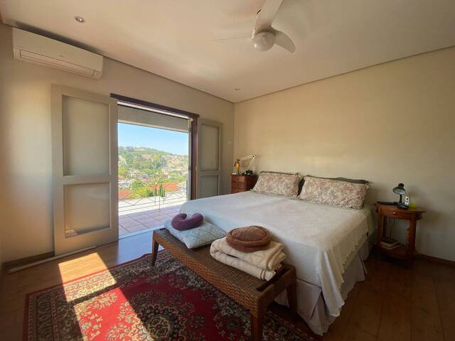 Casa para Venda em Santana de Parnaíba - 4