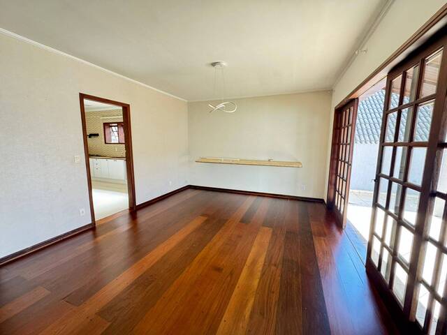 Casa para Venda em Santana de Parnaíba - 3