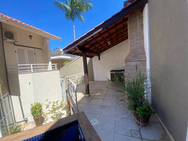 Casa para Venda em Santana de Parnaíba - 3