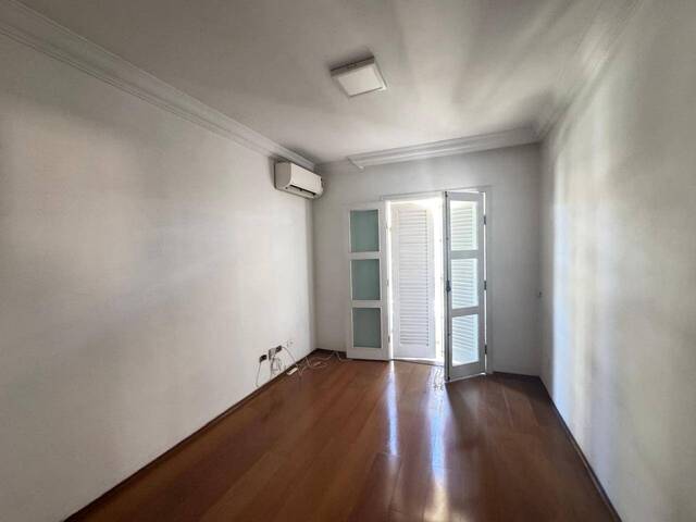 Casa para Venda em Santana de Parnaíba - 5