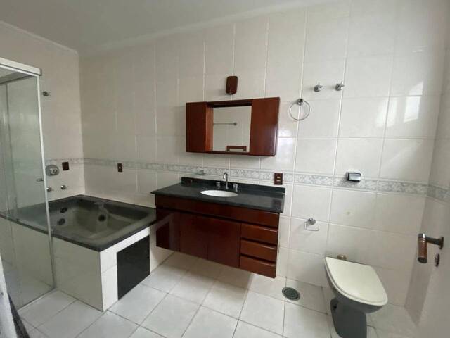 Casa para Venda em Santana de Parnaíba - 3