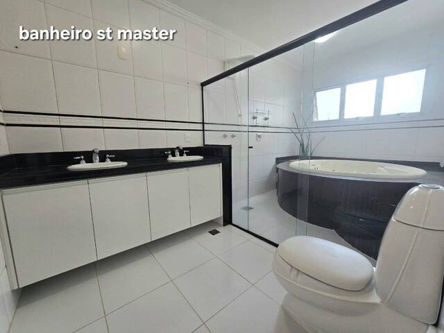 Casa para Venda em Santana de Parnaíba - 2