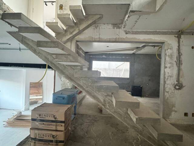 Casa para Venda em Santana de Parnaíba - 2