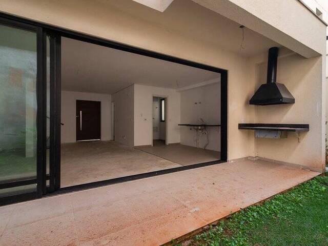 Casa para Venda em Santana de Parnaíba - 5