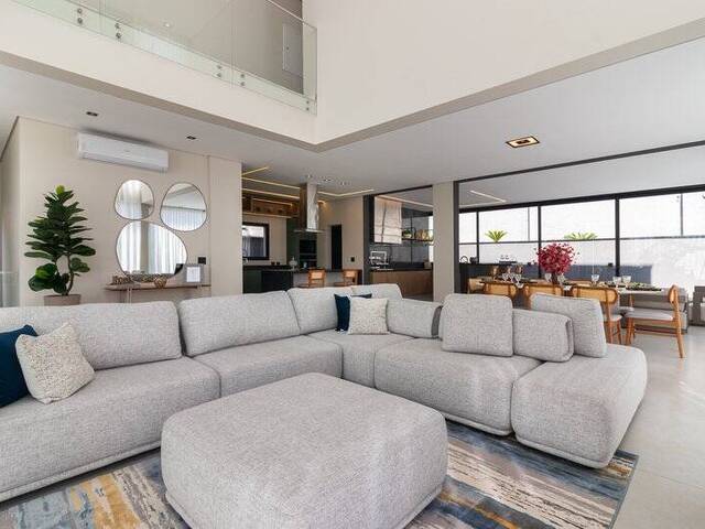 #8381 - Casa para Venda em Santana de Parnaíba - SP