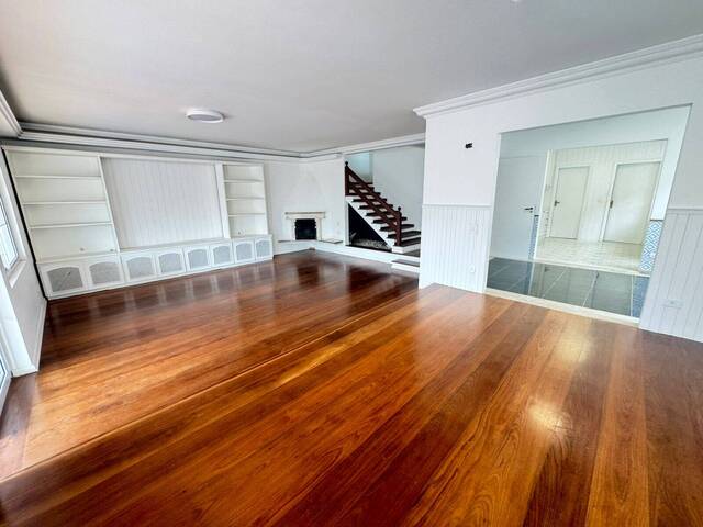 #8390 - Casa para Venda em Santana de Parnaíba - SP