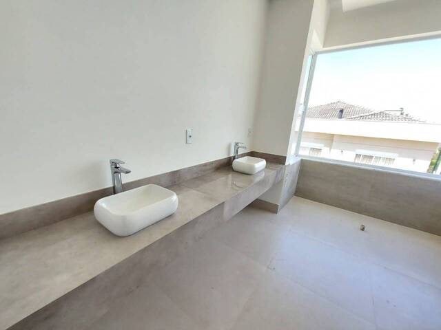 Casa para Venda em Santana de Parnaíba - 5