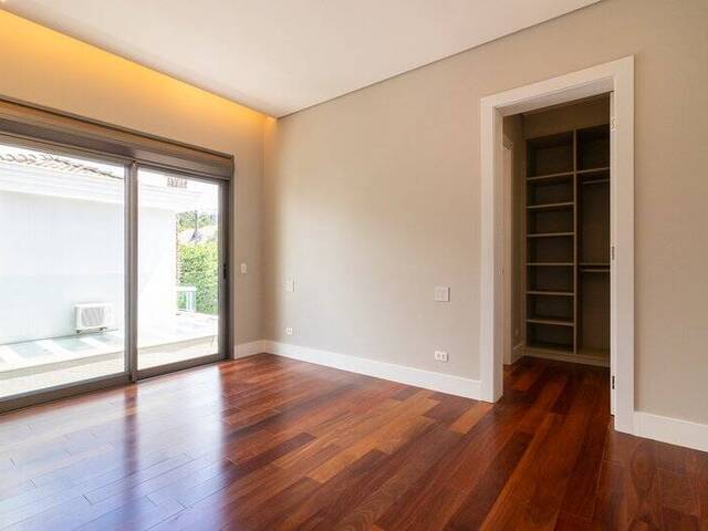 Casa para Venda em Santana de Parnaíba - 5