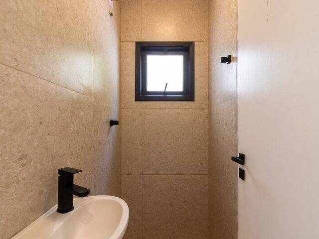 Casa para Venda em Santana de Parnaíba - 5