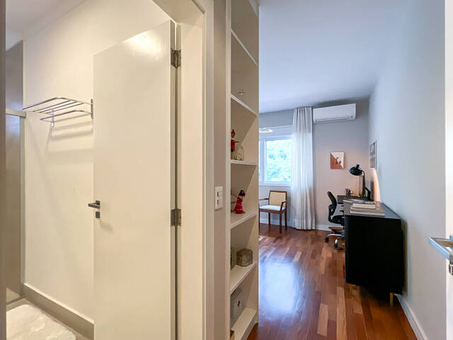 #8400 - Casa para Venda em Santana de Parnaíba - SP - 2
