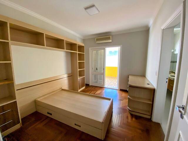 Casa para Venda em Santana de Parnaíba - 5