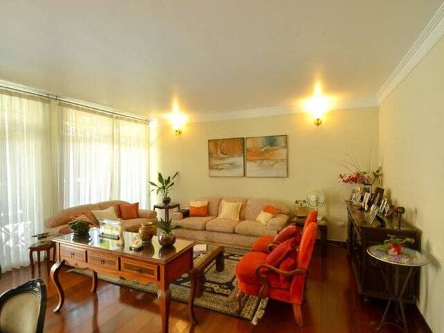 Casa para Venda em Santana de Parnaíba - 2