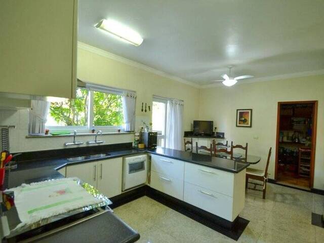 Casa para Venda em Santana de Parnaíba - 4