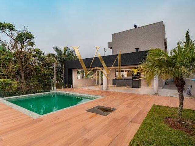 Casa para Venda em Santana de Parnaíba - 3