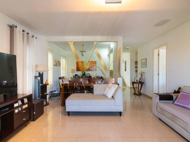 Casa para Venda em Santana de Parnaíba - 3
