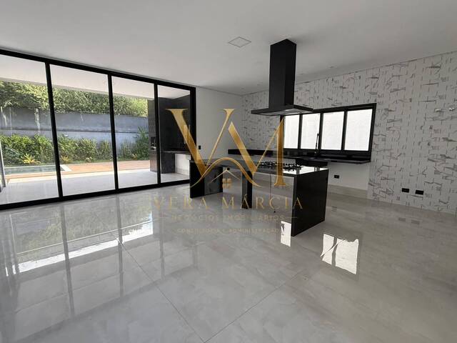 Casa para Venda em Santana de Parnaíba - 4