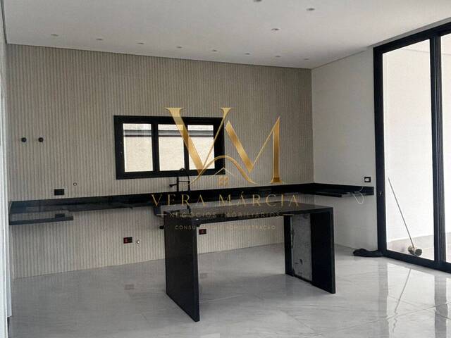 Casa para Venda em Santana de Parnaíba - 4