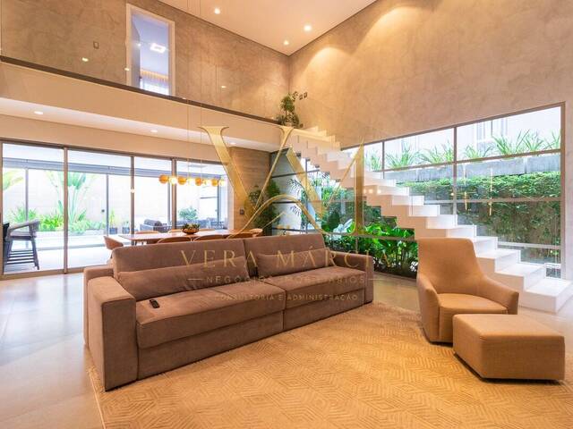 Casa para Venda em Santana de Parnaíba - 2