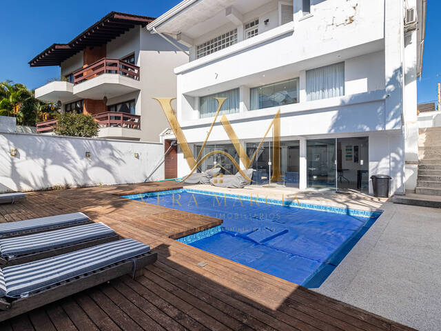 Casa para Venda em Santana de Parnaíba - 1