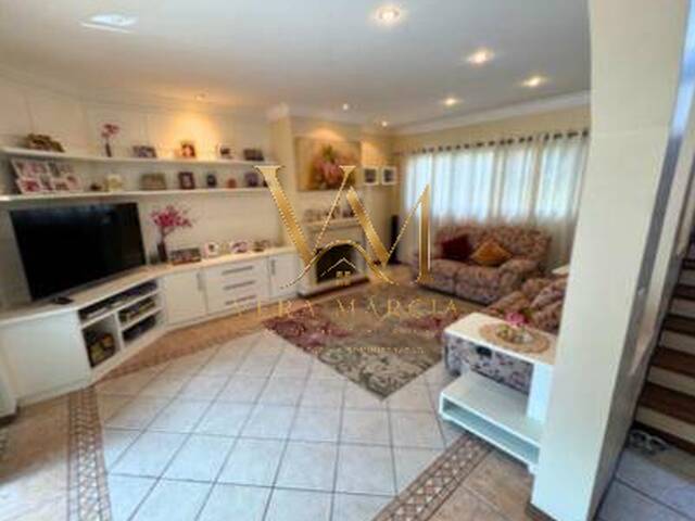 Casa para Venda em Santana de Parnaíba - 3