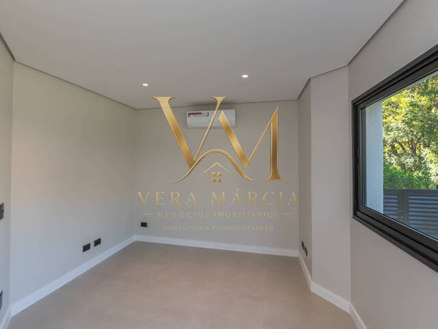 Casa para Venda em Santana de Parnaíba - 2