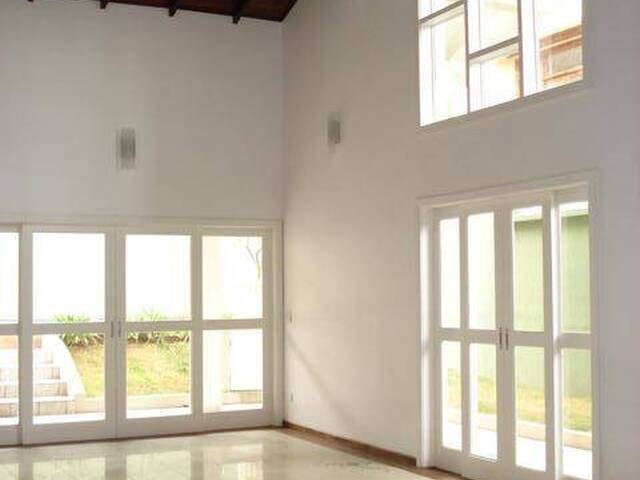 Casa para Locação em Santana de Parnaíba - 2