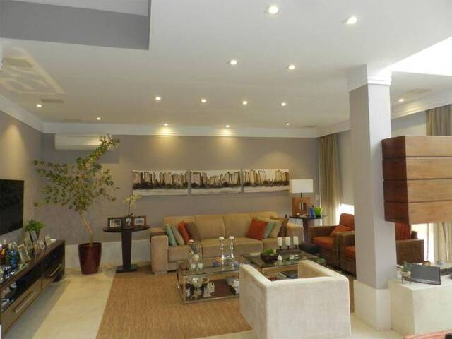 Casa para Venda em Santana de Parnaíba - 3