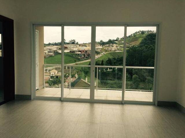 Casa para Venda em Santana de Parnaíba - 3