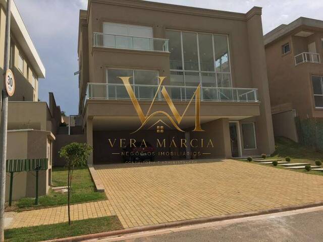 Casa para Venda em Santana de Parnaíba - 3