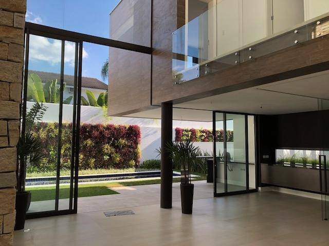 Casa para Venda em Santana de Parnaíba - 5