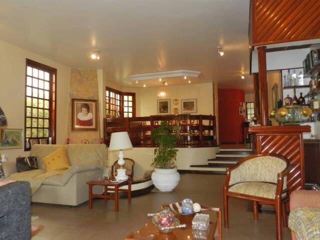 Casa para Venda em Santana de Parnaíba - 3