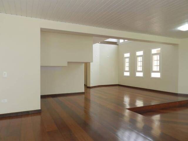 Casa para Venda em Santana de Parnaíba - 5