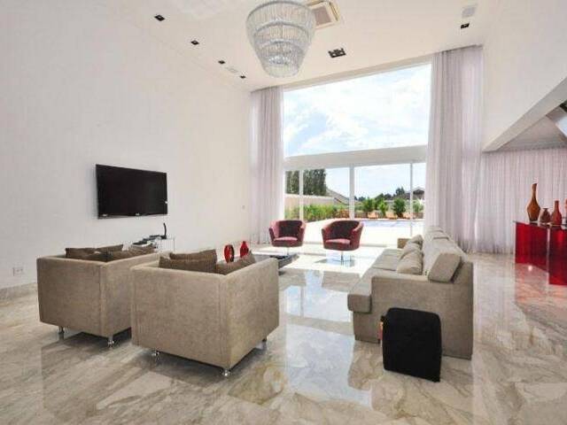 Casa para Venda em Santana de Parnaíba - 2