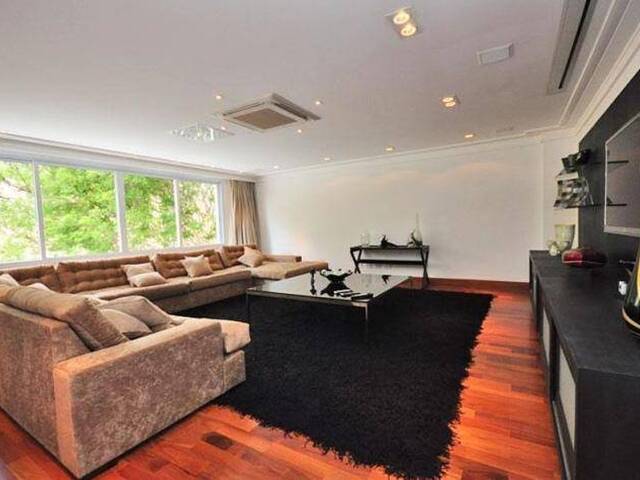 Casa para Venda em Santana de Parnaíba - 3