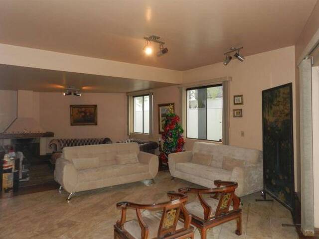 Casa para Venda em Santana de Parnaíba - 4