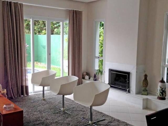 Casa para Venda em Santana de Parnaíba - 4