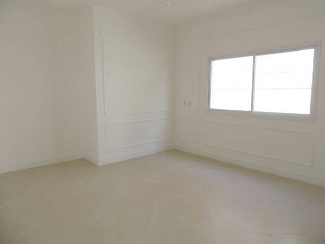 Casa para Venda em Santana de Parnaíba - 2