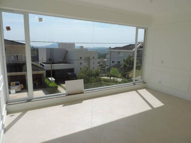 Casa para Venda em Santana de Parnaíba - 3