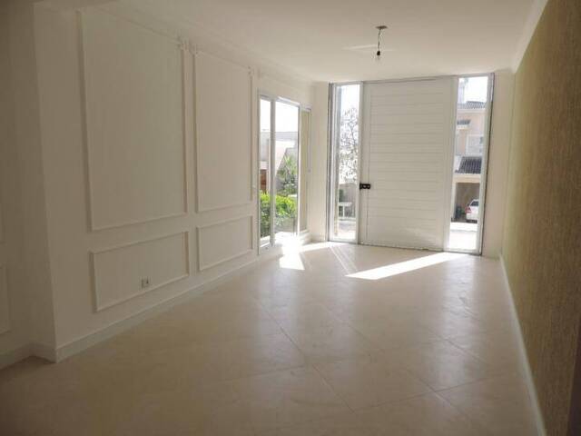 Casa para Venda em Santana de Parnaíba - 5