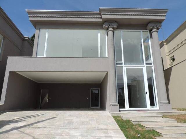 Casa para Venda em Santana de Parnaíba - 2