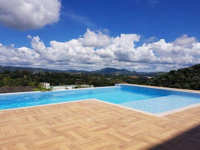 Casa para Venda em Santana de Parnaíba - 3