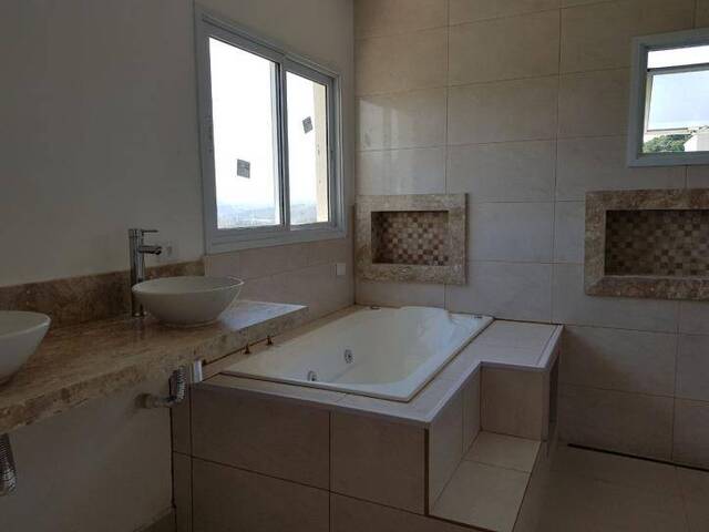 Casa para Venda em Santana de Parnaíba - 4