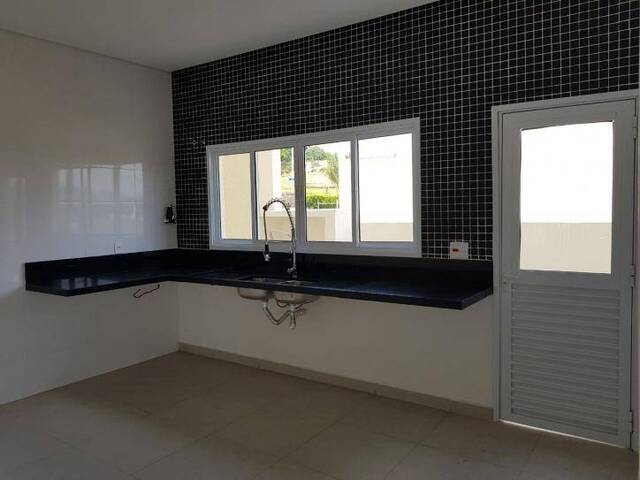 Casa para Venda em Santana de Parnaíba - 5